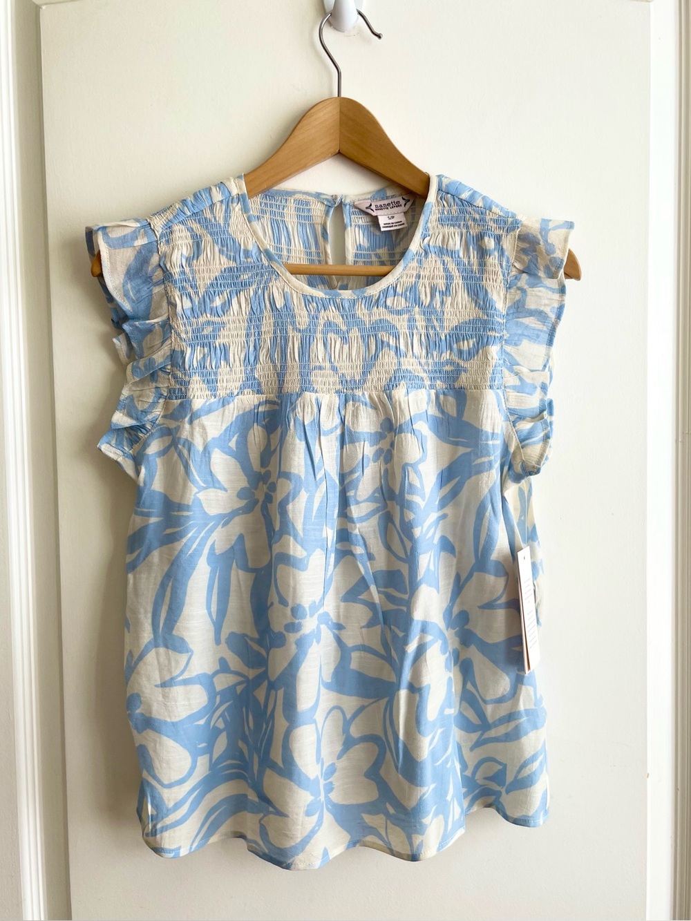 Nanette Lepore Blue Cream Floral Print Smocked Flutter Sleeve Blouse Size Small